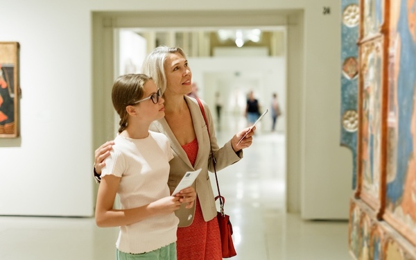 How Small Art Museums Can Better Manage Seasonal Staff and Volunteers