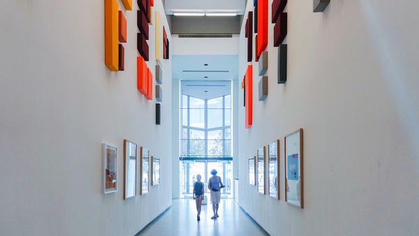 15 Reasons Why Hospital Art Collections Use Artwork Archive
