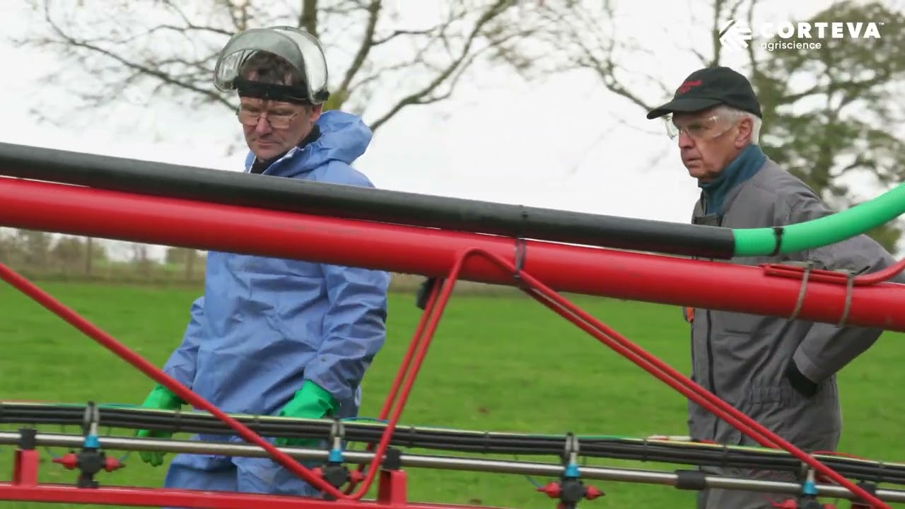 Carrying out maintenance checks on a sprayer