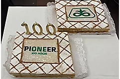 Celebrando 100 Años Pioneer